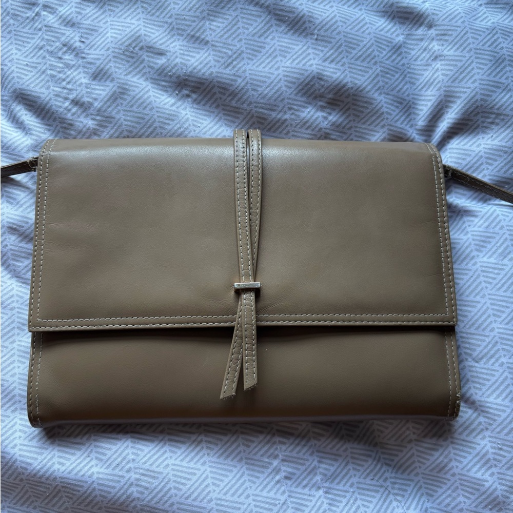 Elegant Tan Leather purse